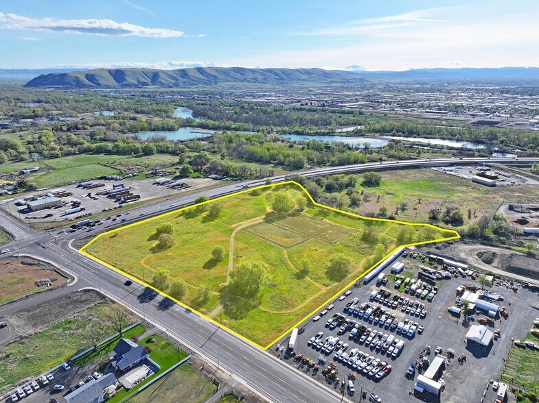 More Photos Of University Parkway at Highway 24, Yakima Land For Sale