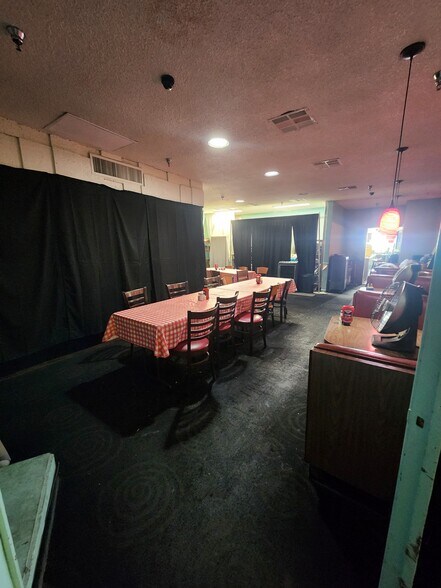 More Photos Of 1819 30th St, Bakersfield Bowling Alley For Sale