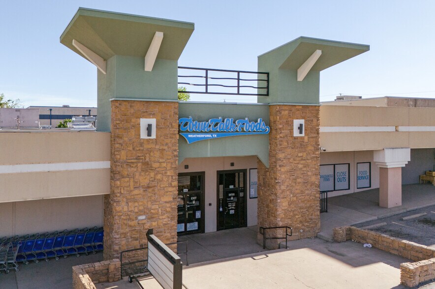 More Photos Of 100 College Park Dr, Weatherford Unknown For Lease