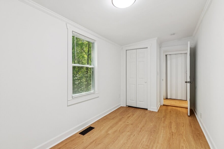 More Photos Of 375 Deerfield Dr, Dahlonega Multifamily For Sale