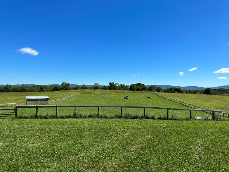 More Photos Of 3476 Fairview Rd, Lewisburg Specialty For Sale