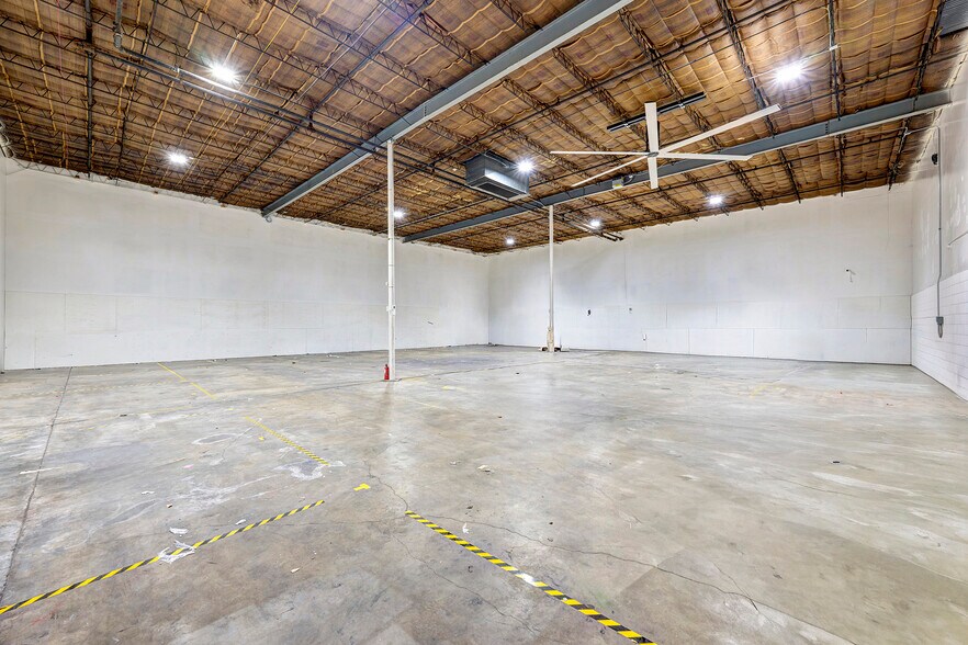 More Photos Of 6855 Wynnwood Ln, Houston Unknown For Lease