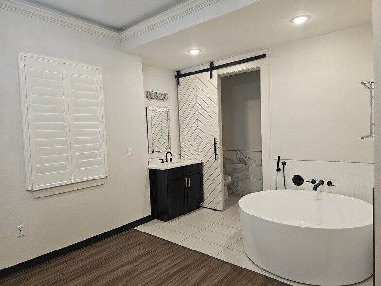 More Photos Of 4061 Kirkpatrick Ln, Flower Mound Medical For Lease