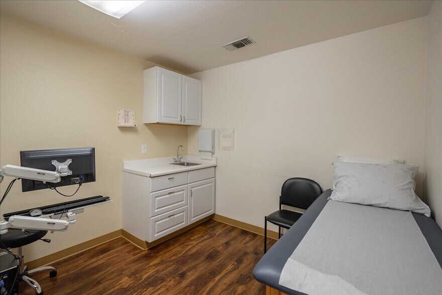 More Photos Of 1050 Las Tablas Rd, Templeton Medical For Sale