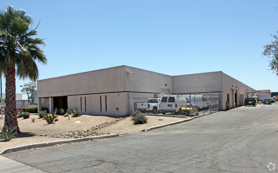 More Photos Of 3131 W Lewis Ave, Phoenix Manufacturing For Lease