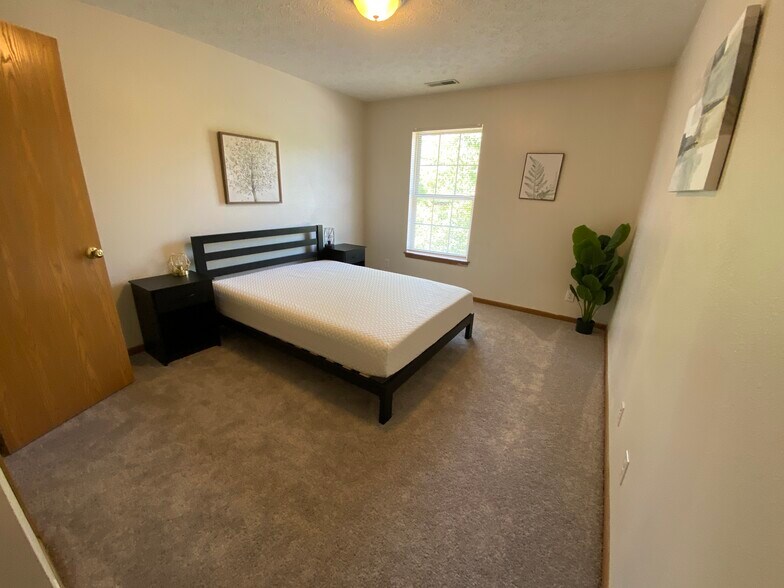 More Photos Of 1105-1117 Anthrop Dr, West Lafayette Apartments For Sale