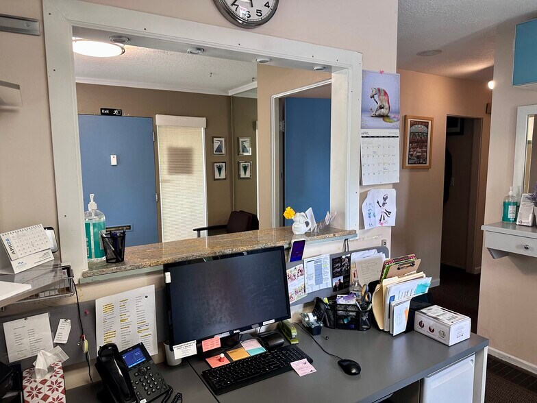 More Photos Of 6227 SE Powell Blvd, Portland Medical For Sale