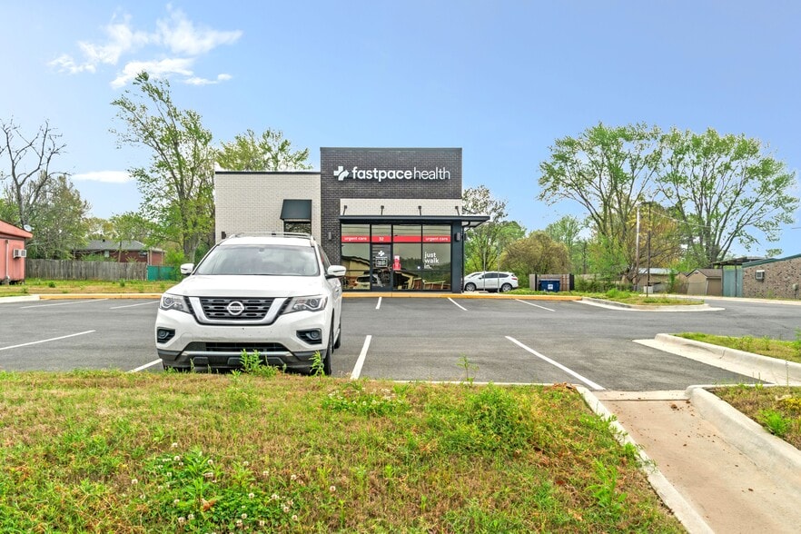 More Photos Of 32 S Broadview St, Greenbrier Medical For Sale