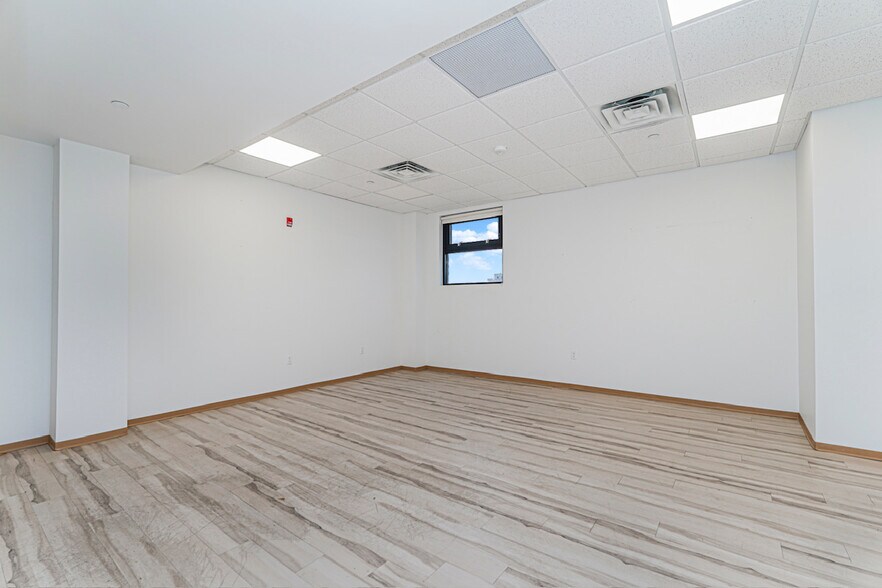 More Photos Of 360 Neptune Ave, Brooklyn Medical For Lease