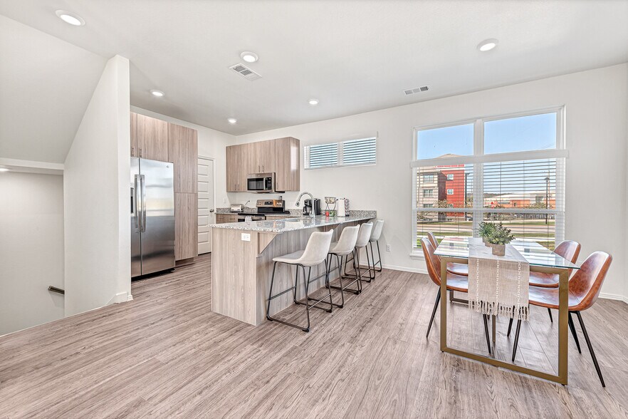 More Photos Of 1512 S Razorback Rd, Fayetteville Apartments For Sale