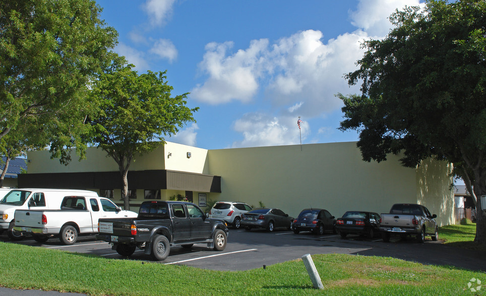 Primary Photo Of 6640 NW 17th Ave, Fort Lauderdale Warehouse For Sale