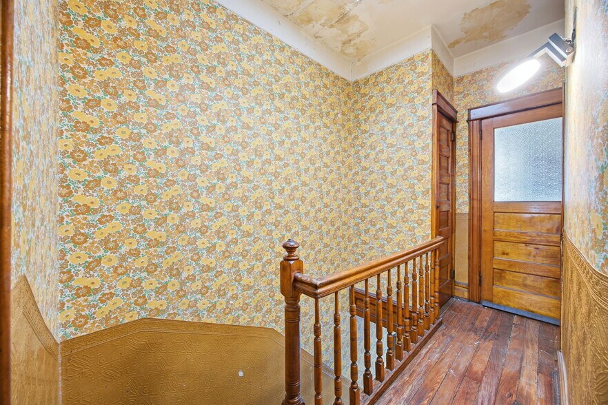 More Photos Of 6067 Putnam Ave, Ridgewood Apartments For Sale