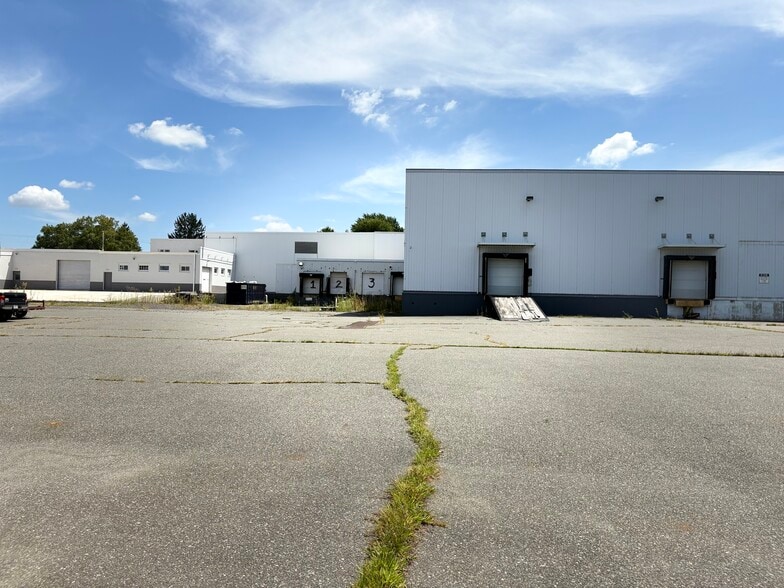 More Photos Of 1207 W Bridge St, Spring City Warehouse For Lease