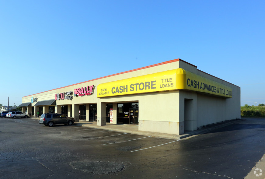 Primary Photo Of 301 E US Highway 82, Sherman Storefront For Lease