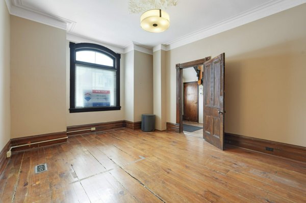 More Photos Of 113 Murray St, Ottawa Office For Sale