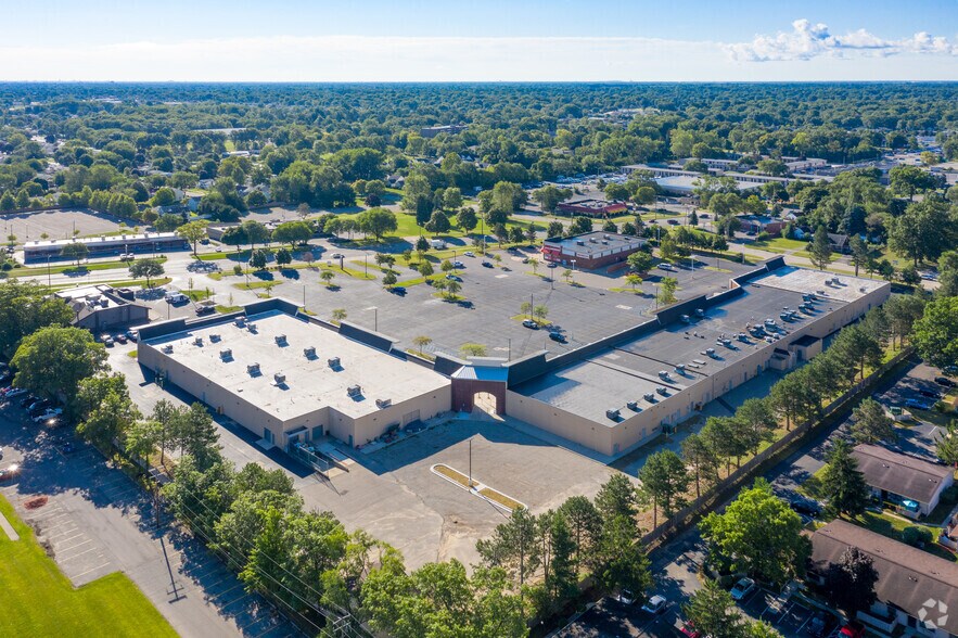 More Photos Of 6503-6647 N Wayne Rd, Westland Unknown For Lease