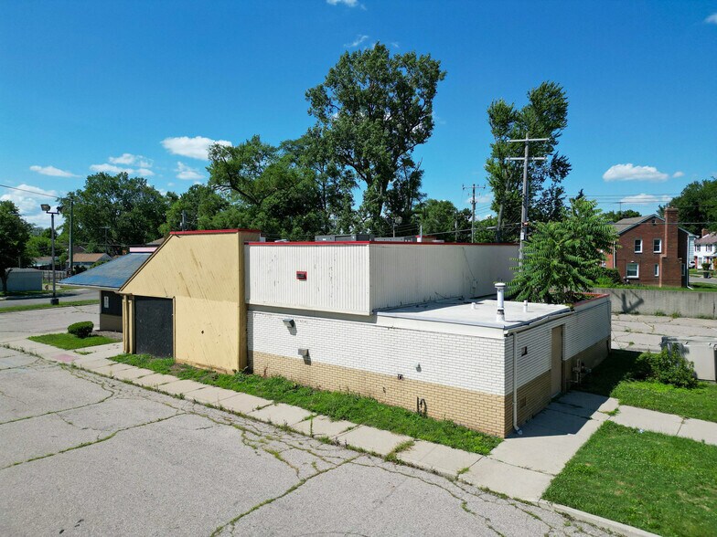 More Photos Of 20200 Grand River Ave, Detroit Fast Food For Sale