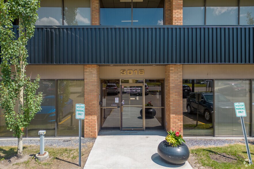 More Photos Of 3016 19th St NE, Calgary Office For Lease