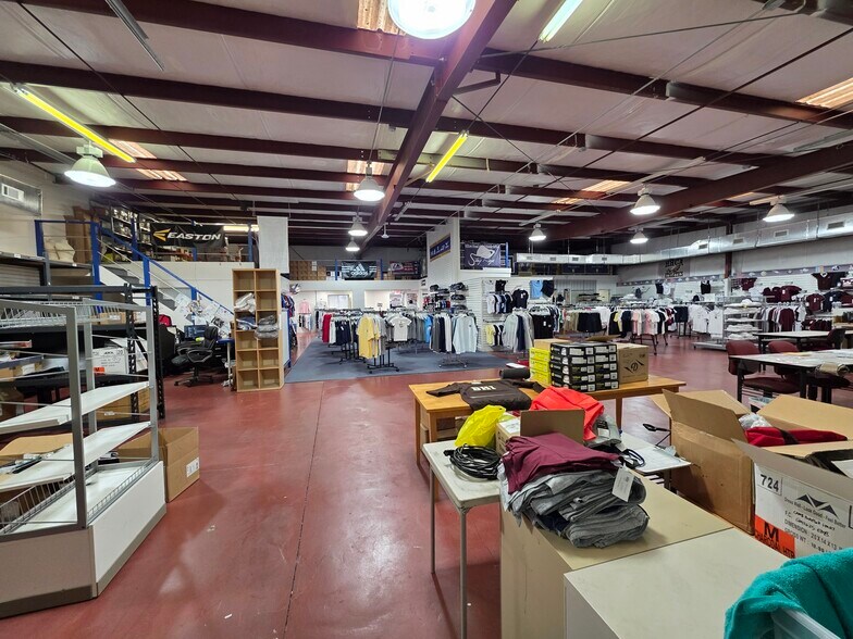 More Photos Of 29 Hunter Rd, Hilton Head Island Warehouse For Lease
