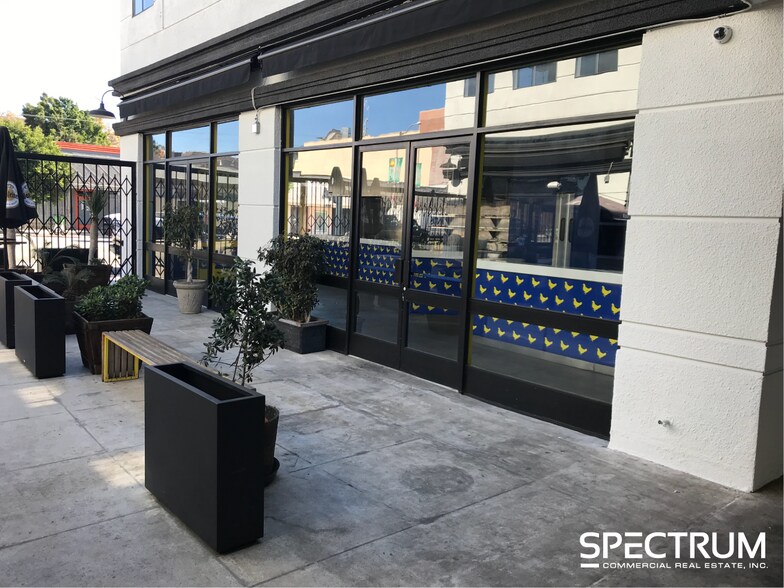 More Photos Of 345 N La Brea Ave, Los Angeles General Retail For Lease