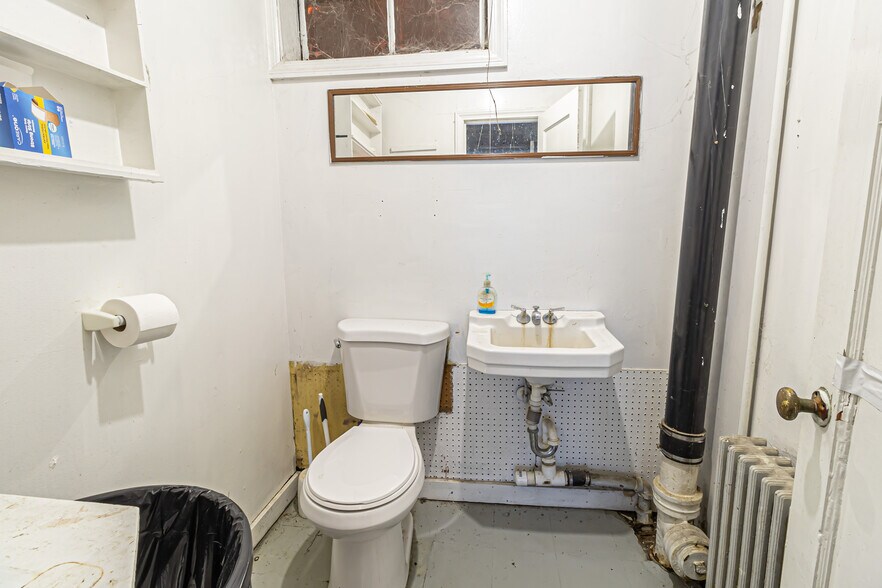 More Photos Of 912 Kings Rd, Schenectady Office For Sale