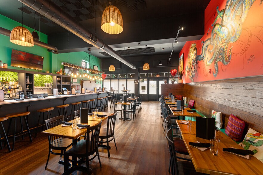 More Photos Of 382 Thames St, Bristol Freestanding For Sale