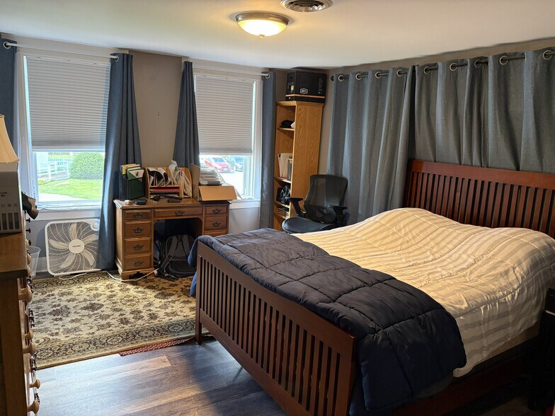 More Photos Of 589 Daniel Webster Hwy, Merrimack Office Residential For Sale