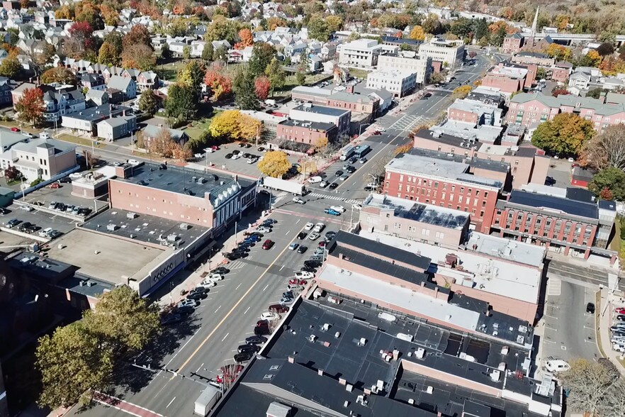 More Photos Of 62 Washington St, Middletown Office For Lease