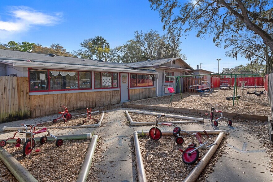 More Photos Of 639 NE 1st St, Crystal River Daycare Center For Sale
