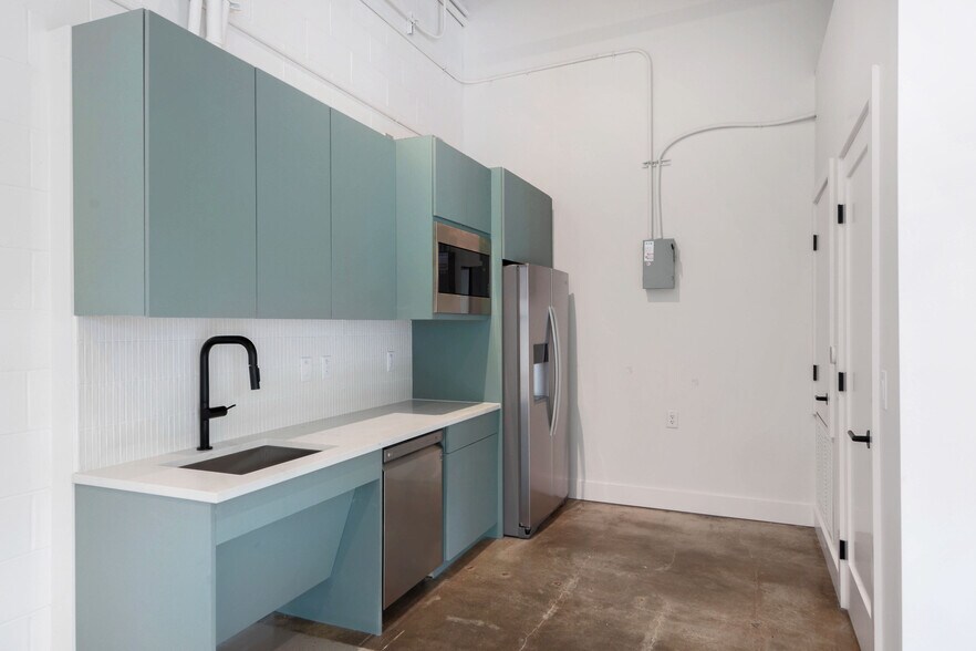 More Photos Of 5602 Clay Ave, Austin Loft Creative Space For Lease