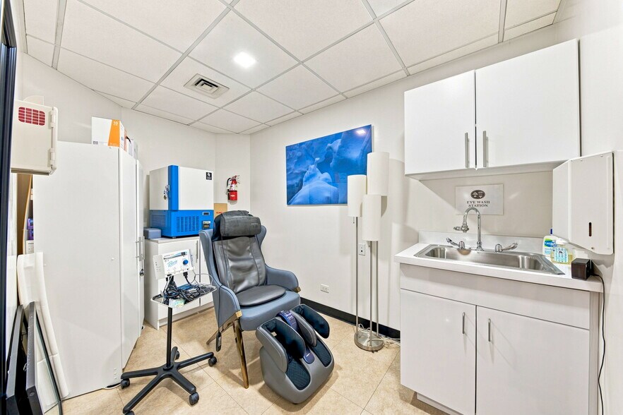More Photos Of , New York Office For Sale