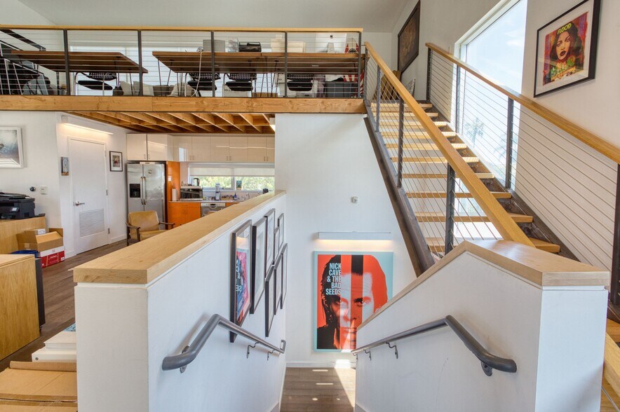 More Photos Of 542 N Larchmont Blvd, Los Angeles Office For Sale