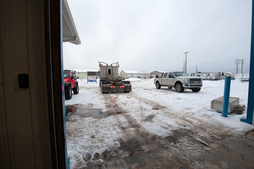 More Photos Of 3419 33 St, Whitecourt Industrial For Sale