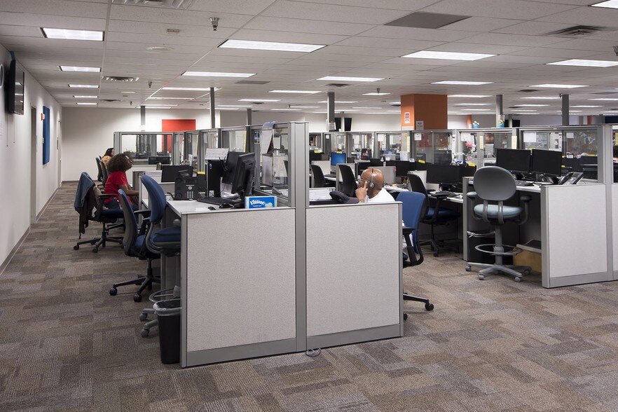 More Photos Of 10910 Mill Valley Rd, Omaha Light Distribution For Sale