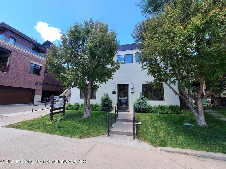 Primary Photo Of 117 S Spring St, Aspen Loft Creative Space For Sale