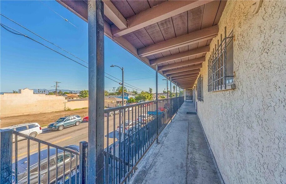 More Photos Of 254 W 83rd St, Los Angeles Apartments For Sale