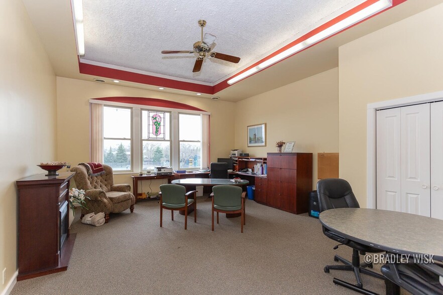 More Photos Of 581 Ottawa Ave, Holland Light Distribution For Sale