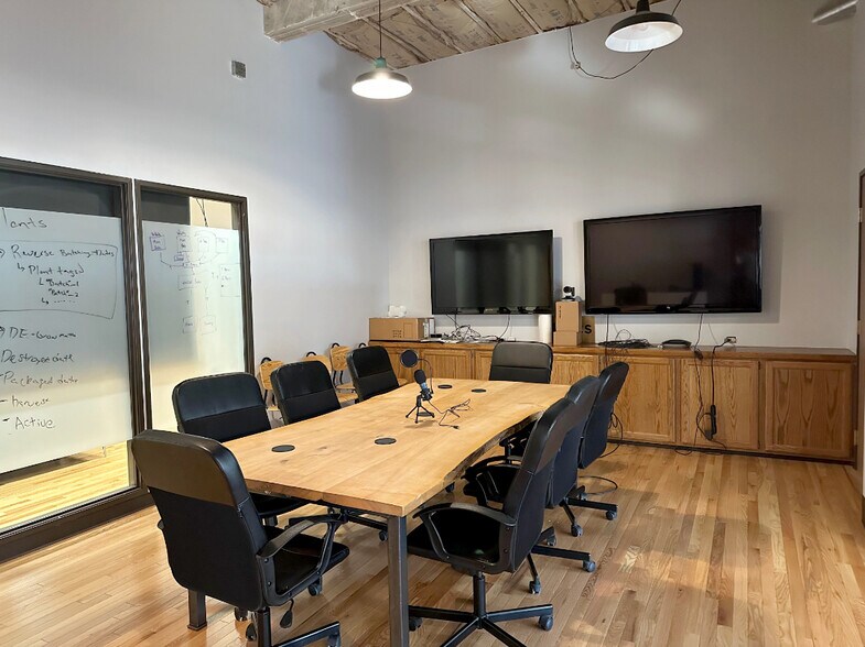 More Photos Of 2433-2435 Curtis St, Denver Loft Creative Space For Lease