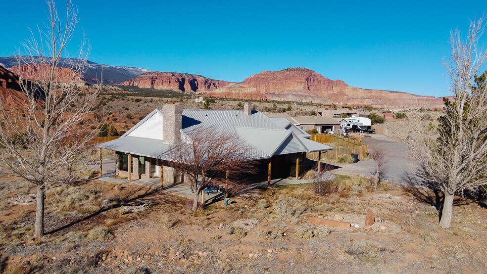 More Photos Of 397 N Wendy St, Torrey Specialty For Sale