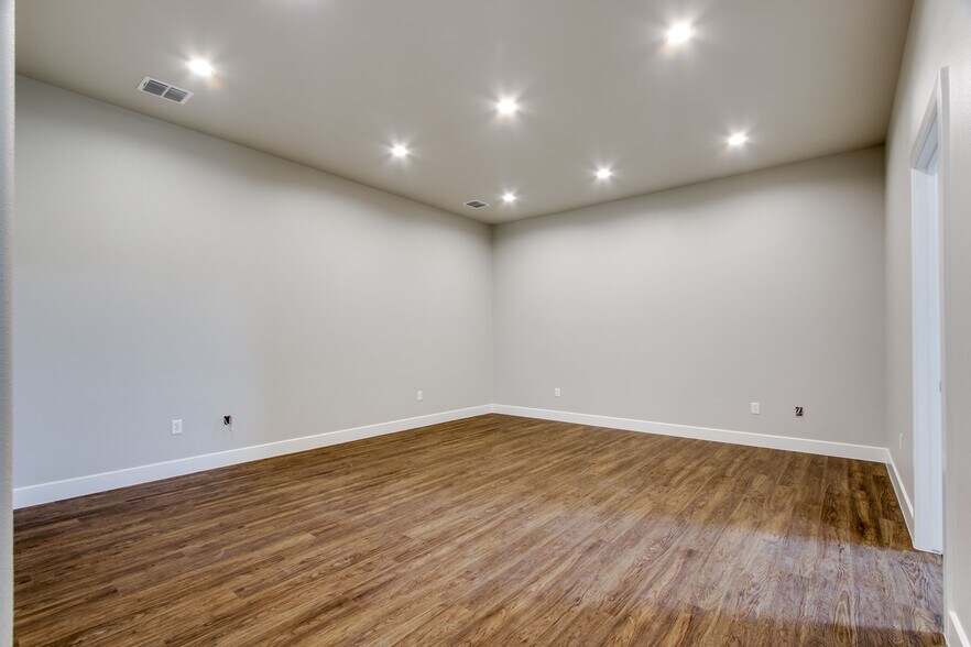 More Photos Of 360 Rufe Snow Dr, Keller Office For Lease