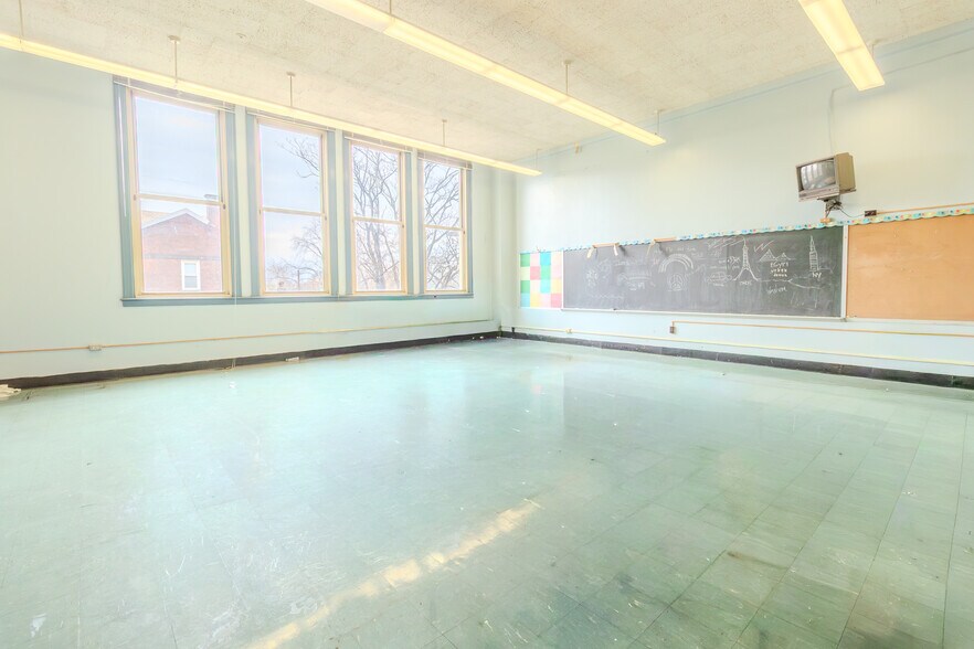 More Photos Of 747 Wallace Ave, Pittsburgh Land For Sale