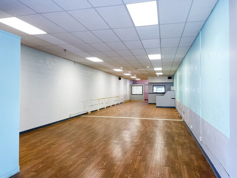 More Photos Of 100 N Ashwood Ave, Ventura General Retail For Sale