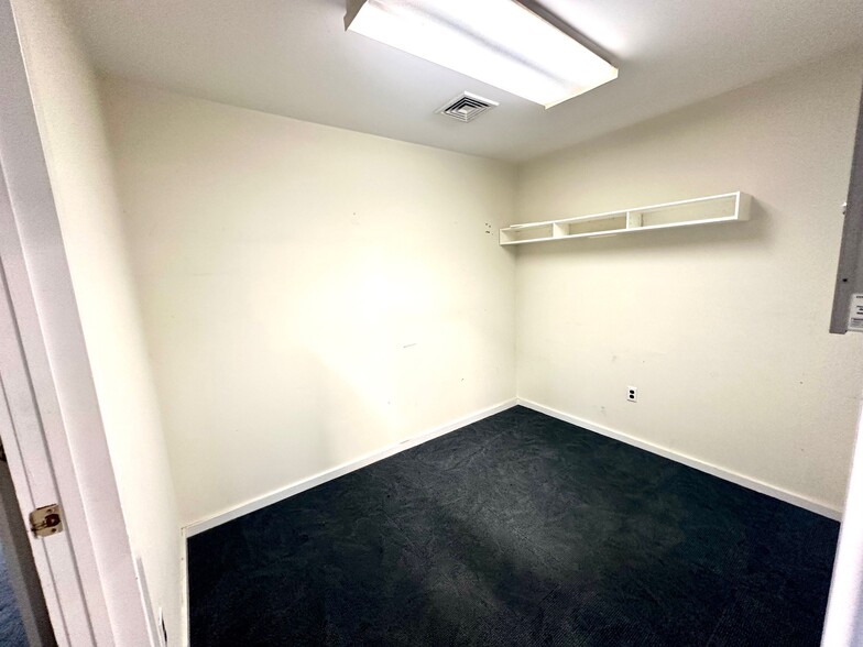 More Photos Of 5 Silver St, Norwalk Warehouse For Sale