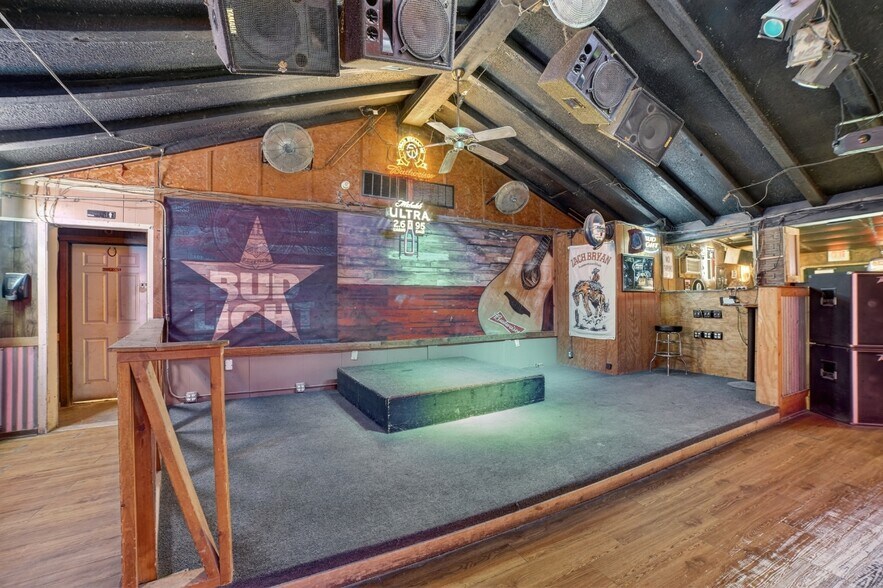 More Photos Of 304 FM 148, Terrell Sports And Entertainment For Sale