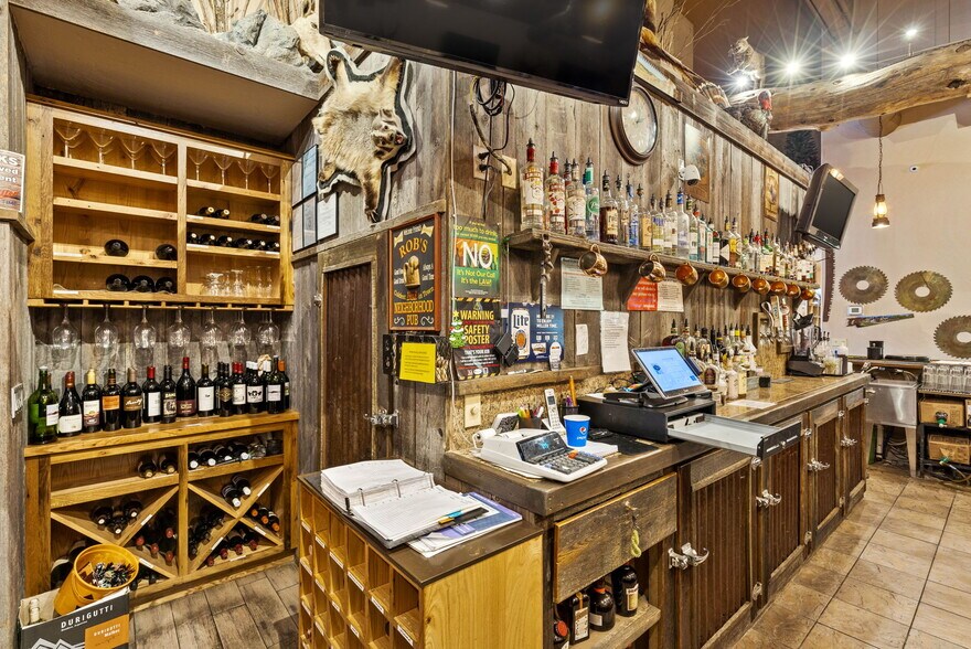 More Photos Of 5100-N Star Blvd, Great Falls Storefront Retail Office For Sale