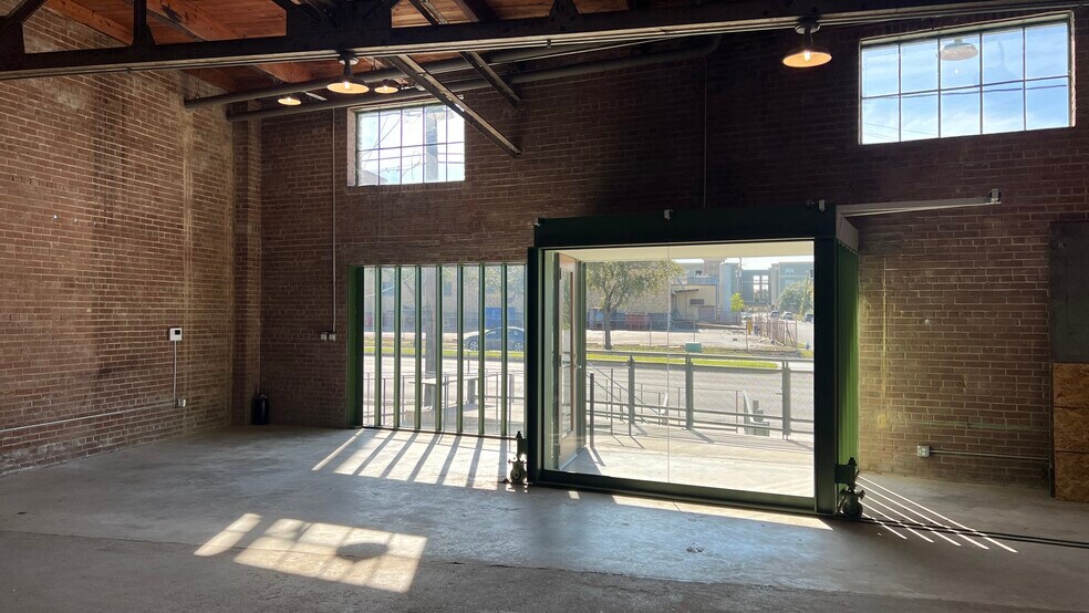 More Photos Of 5644 Navigation Blvd, Houston Unknown For Lease
