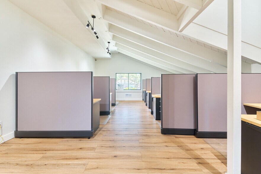 More Photos Of 586 Bonanza Trail, Big Bear Lake Office Residential For Sale