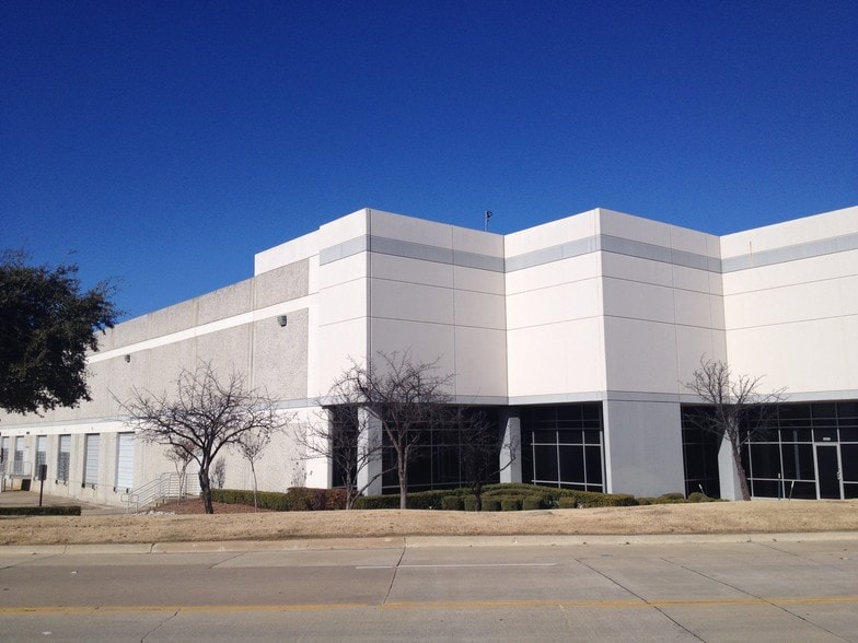 More Photos Of 3609-3611 Pipestone Rd, Dallas Distribution For Lease