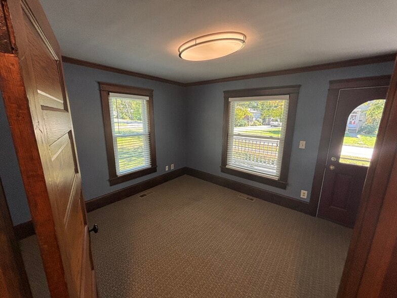 More Photos Of 150 Court St, Chardon Office Residential For Lease