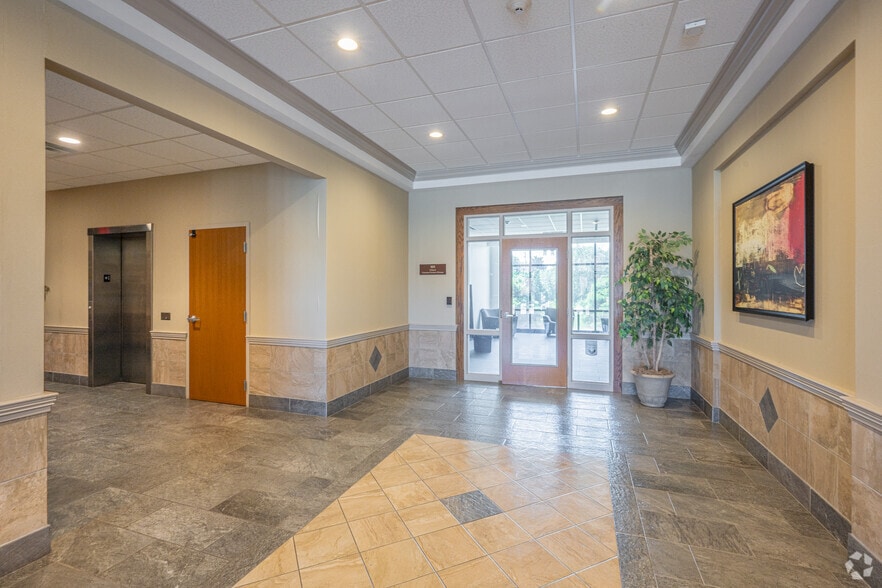More Photos Of 640 George Washington Hwy, Lincoln Unknown For Sale
